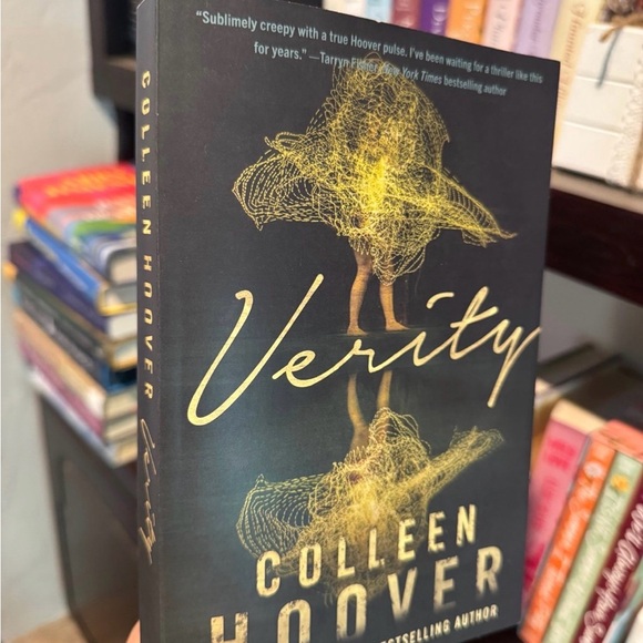 Paperback book bundle - Picture 6 of 9